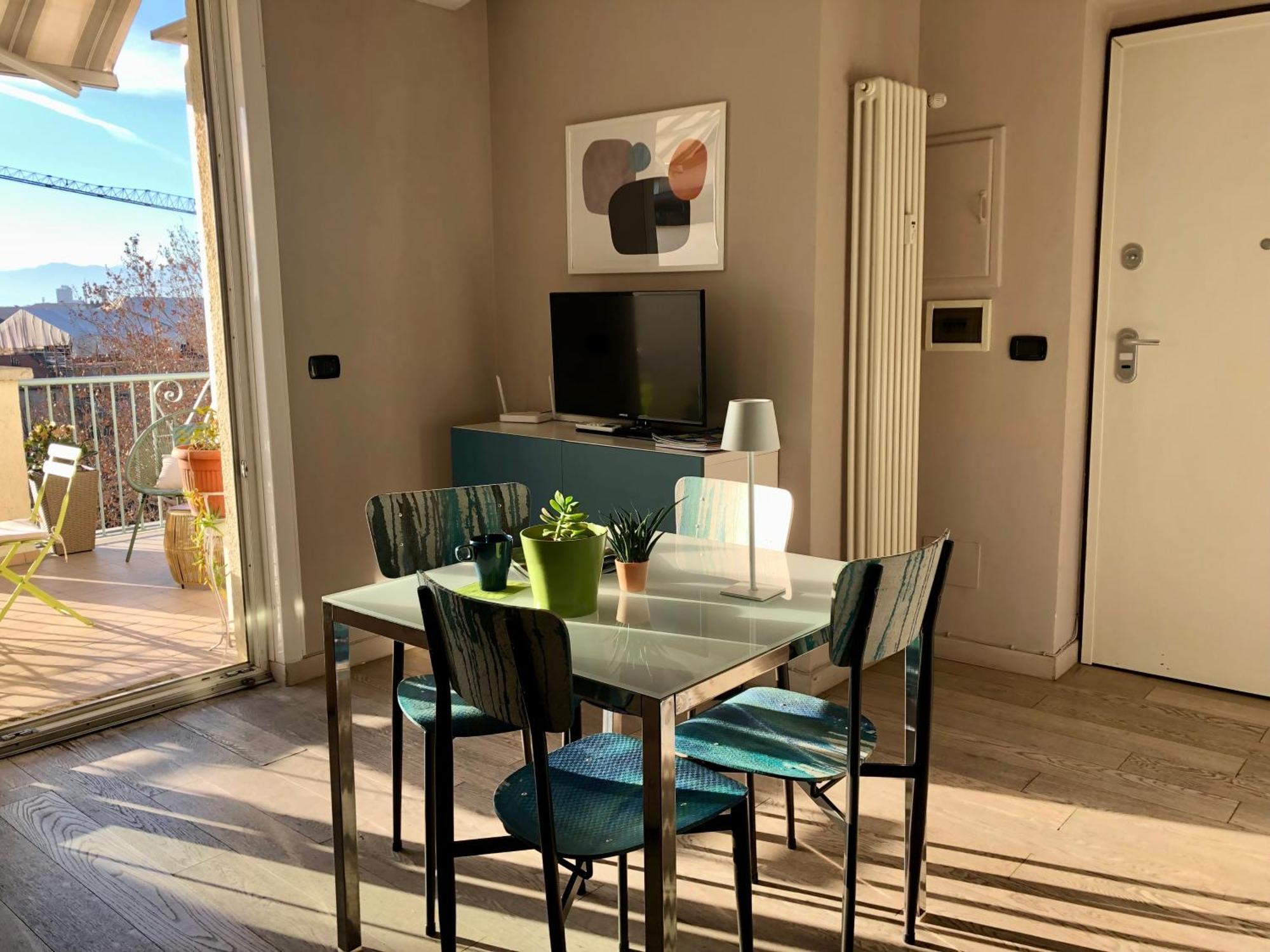 Apartamento Attico Ellen Terrazza Con Vista Turín Exterior foto