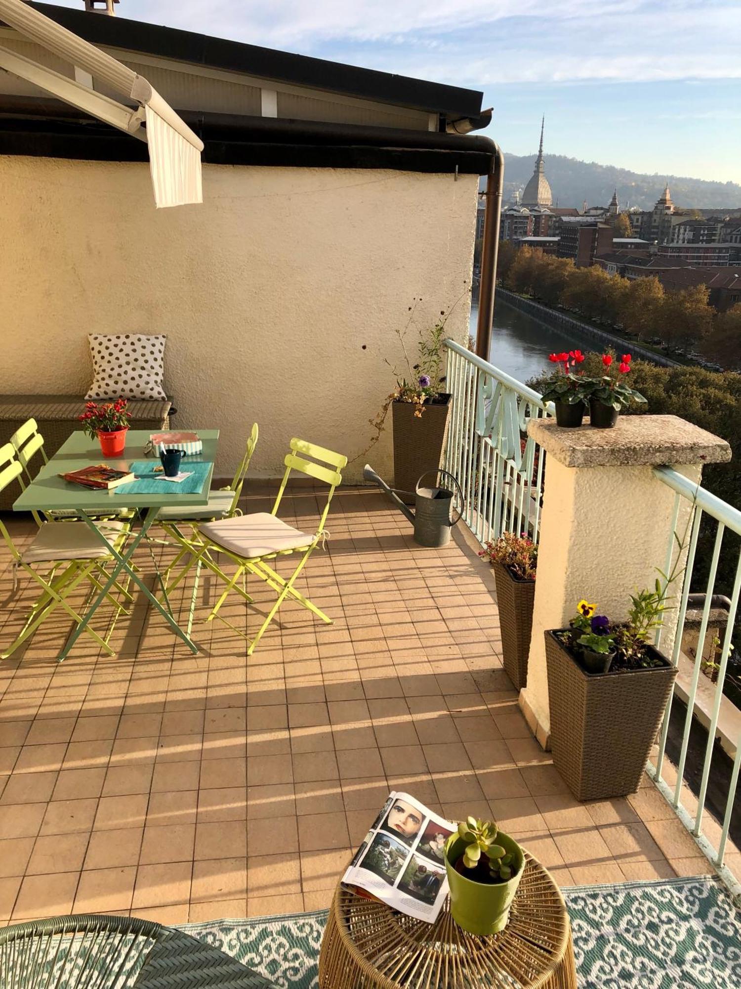 Apartamento Attico Ellen Terrazza Con Vista Turín Exterior foto