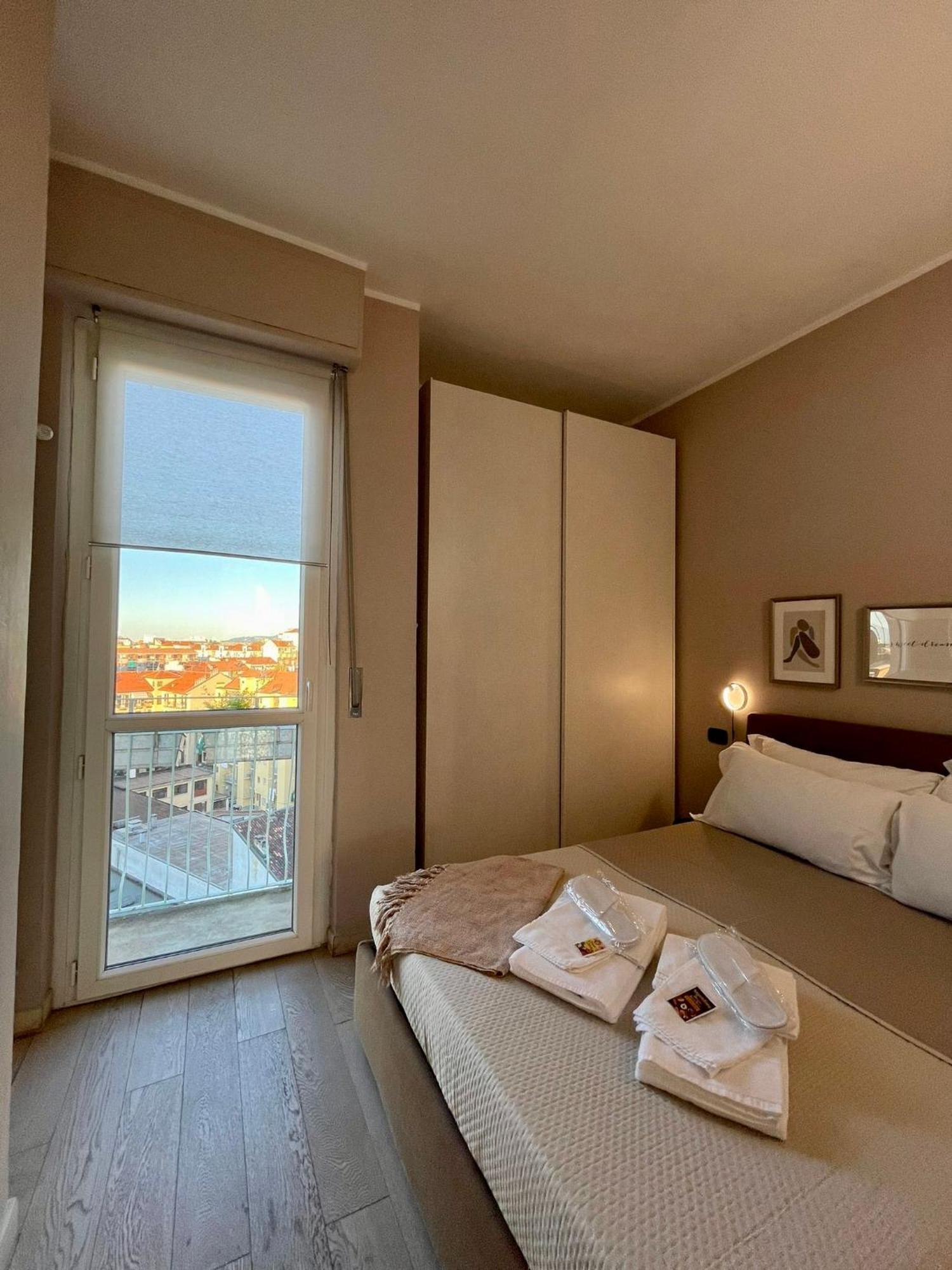 Apartamento Attico Ellen Terrazza Con Vista Turín Exterior foto